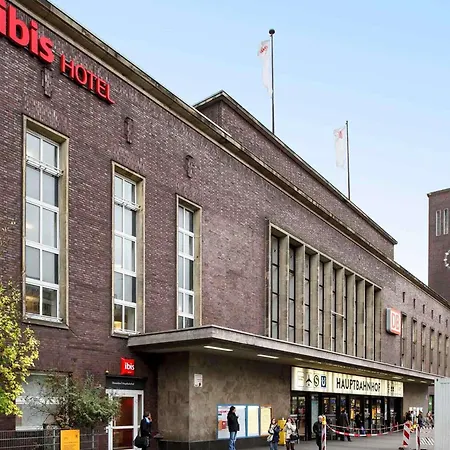 Ibis Hauptbahnhof Hotel 3*
